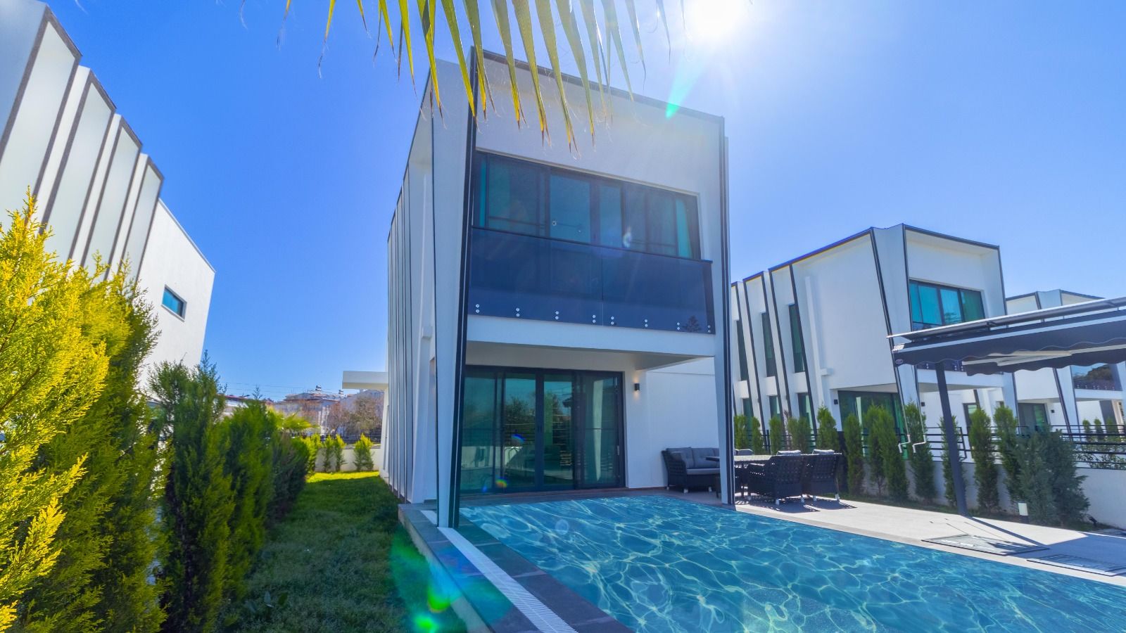 King Luxury Villa